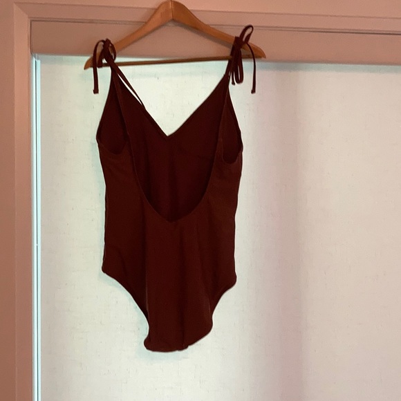 Aerie 1 piece Swimsuit - Picture 2 of 2